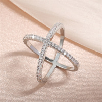 Bague géométrique croisée tendance européenne et américaine, créative, à double anneau, avec zircon, design de niche, sens du design, pour femmes