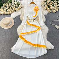 Gaun Lipit V-Neck Vintage Mewah Wanita Dekorasi Bunga 3D Lengan Panjang Berlipit Gaun Wanita Elegan
