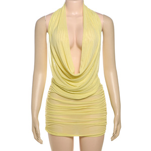 ชุดเซ็ต 2 ชิ้น แฟชั่นสำหรับผู้หญิง ดีไซน์เซ็กซี่ สีพื้น คอวีลึก โชว์สัดส่วน กระโปรงสั้นทรงเข้ารูป - Product Image 6