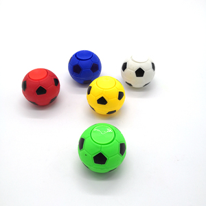 Mini ballon de football en plastique, jouet amusant pour jouer à la main, vente en gros, bobines - Product Image 4