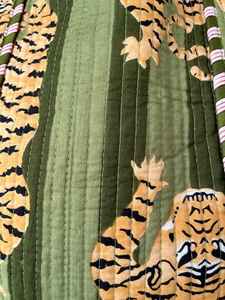 Bolso tote ligero de algodón acolchado con estampado artesanal, para uso diario, bolso de hombro para mujer - Product Image 5