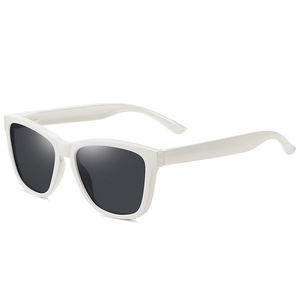 Nuevas Gafas de Sol Cuadradas de Lujo para Hombre y Mujer, con Logotipo Personalizado, Polarizadas, Clásicas, de Fabricante - Product Image 3