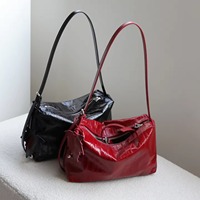 Tas Tangan Wanita Kulit Sapi Asli Vintage dengan Gantungan Daun Maple, Tas Selempang Santai untuk Sehari-hari