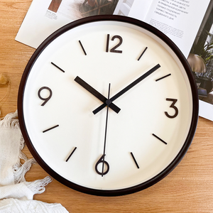 Horloge murale minimaliste pour la salle à manger, pour une maison au design épuré et clair, pour une esprit apaisé - Product Image 3