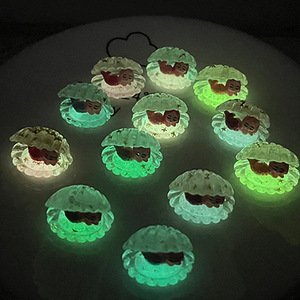 Décoration en résine en forme de coquille de sirène Kawaii en gros, miniatures d'animaux en résine, ornements en résine qui brillent dans le noir, modèles en résine pour la décoration - Product Image 2