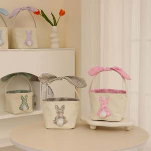 Cesta de Regalo Personalizada con Diseño a Cuadros para Pascua, Bolsa de Conejito de Pascua a Cuadros, Cestas de Pascua con Diseño Gingham - Product Image 3