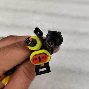 Nuevo conector inferior de válvula de Control de puerta de emergencia de tres cables de Golden Dragon para construcción de Metal duradero de autobús Yutong <span class=keywords><strong>Higer</strong></span> - Product Image 3