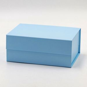 Caja de Regalo Plegable de Lujo Personalizada en Azul Claro con Cierre Magnético - Product Image 1