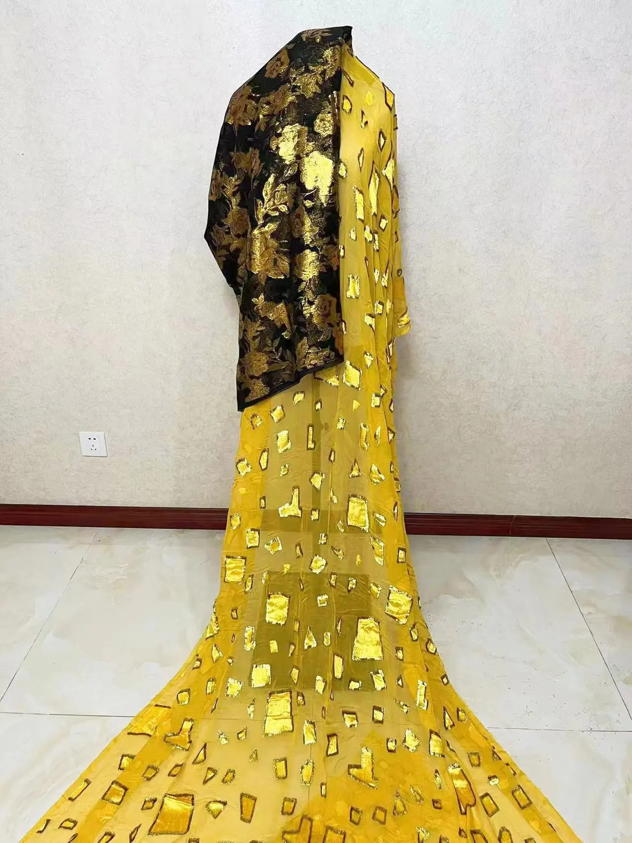 Listo para enviar hermosos diseños somalí Dirac conjunto seda terciopelo tela 3,5 metros Dirac con 2,5 metros gabasar