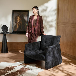 Sillón Individual Estilo Italiano con Estructura Tapizada para Sala de Estar - Product Image 4