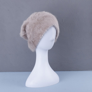 Bonnet de tête polyvalent mignon en peluche pour femmes automne et hiver résistant au froid et chaud bonnet en fourrure de lapin - Product Image 4