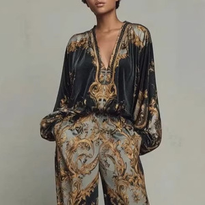 Ensemble de costume en velours imprimé pour femmes, col en V, manches longues, pantalon, motif floral rétro, vêtements décontractés, Europe, Amérique, Moyen-Orient, XS, S, M, L, XL - Product Image 2