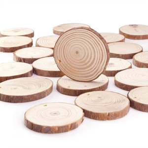 Círculos de madera de pino sin terminar con cortezas Posavasos en rodajas de madera natural para manualidades DIY Adornos DE BODA rústicos para decoración de Navidad - Product Image 1