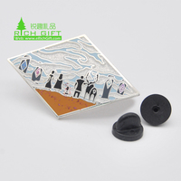 Insigne de revers chapeau épingles en émail logo personnalisé ordinateur De Noël caméra café kpop épingles en émail fabrication sorcière avec carte de crédit
