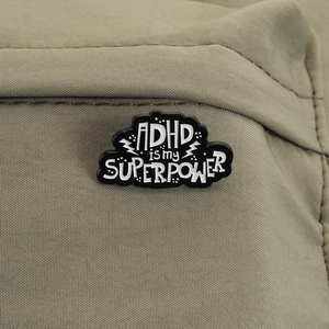 ADHD is mijn superkracht Emaille pins Positieve neurodiversiteit Geestelijke gezondheid Broche Reversbadge Sieraden Groothandel - Product Image 3