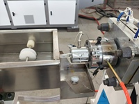 Machine de fabrication de tubes, tuyaux, conduites et flexibles pneumatiques en plastique PU à vis simple Fosita 8MM