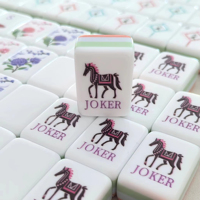 Mahjong américain Orange Horse mignon, 160 pièces, tuiles de mahjong de luxe en acrylique à quatre couches, portable, divertissement familial en plein air