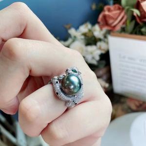 Bague de la série Lingbao avec un design de perle en argent pur S925 dominant, plaqué or 18 carats, serti, taille 12-13 mm - Product Image 4