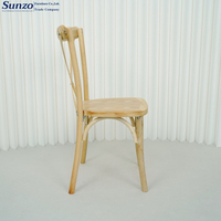 Chaise de salle à manger à dos croisé en bois massif style ferme empilable pour une utilisation en appartement