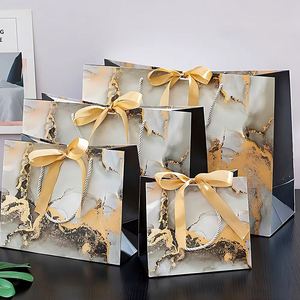 Bolsas de Compra de Papel Recubierto Ecológicas Personalizadas con Asa Práctica, Impresión Digital para Empaque de Ropa y Regalos - Product Image 3