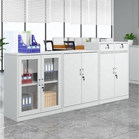 Armoire de rangement robuste en acier: espace à double porte, à étagères et suspendu, idéal pour l'organisation de l'entrepôt/du bureau