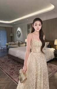 Robe de bal personnalisée pour demoiselle d'honneur avec impression numérique, robe midi élégante pour femme, broderie florale, bretelles spaghetti, vente en gros - Product Image 2