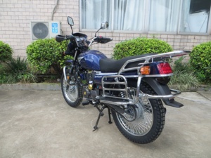 Produits chinois <span class=keywords><strong>moto</strong></span> tout-terrain Wuyang 150cc <span class=keywords><strong>moto</strong></span> tout-terrain <span class=keywords><strong>grande</strong></span> <span class=keywords><strong>roue</strong></span> grand transporteur classique WUYANG 125cc <span class=keywords><strong>moto</strong></span> - Product Image 5