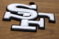 Parche Bordado 3D Personalizado - Parche Termoadhesivo al por Mayor con Nombre, Letra y Logotipo