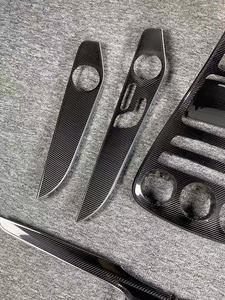 Pour le remplacement et l'installation de panneaux de console centrale en véritable fibre de carbone des modèles Mercedes-Benz W205 C200 C260 C300 - Product Image 2