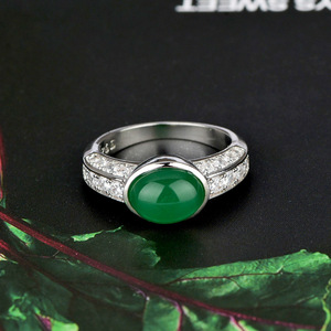 Anello Vintage da Donna con Accento Verde Smeraldo, Stile Retrò, Elegante Gioiello in Rame con Finitura Raffinata - Product Image 2