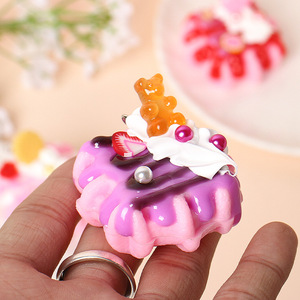Modelo realista de pastel de gofres tipo sándwich, lindo accesorio fotográfico para el té de la tarde en hoteles. - Product Image 3