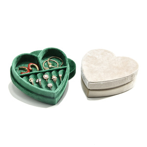 Nouveauté : Étui à bijoux en velours en forme de cœur, étui de rangement pour bijoux, vente en gros d'étuis à bijoux de haute qualité - Product Image 1