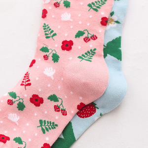 Ballena 85 colores AB pareja calcetines divertidos Van Gogh Tiger AB patrón de Jacquard asimétrico tubo medio moda calcetines coloridos - Product Image 5