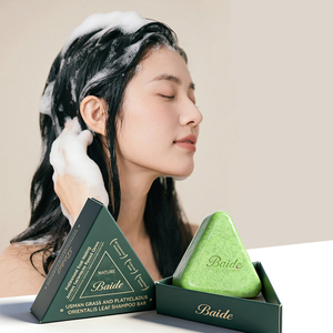 Shampooing Solide Triangulaire à Formule Végétale Naturelle <span class=keywords><strong>Usman</strong></span> Herbal de Qualité Supérieure pour Cheveux Gras, Nettoyage en Profondeur et Volume Accru, Marque Privée - Product Image 4