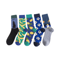 Vente de gros Chaussettes mi-mollet Funky en coton pour hommes, décontractées, antibactériennes Chaussettes drôles, banane, ananas, Jacquard à motifs pour l'automne