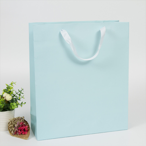 Sacs en papier d'achat de luxe personnalisés, beige crème, emballage de vêtements recyclés personnalisés, sac cadeau avec ruban, poignée pour chaussures, papier d'art - Product Image 3