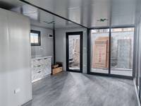 Maison préfabriquée en conteneur d'acier extensible sur mesure de 20 pieds, 40 pieds, 30 pieds, villa de luxe portable à 2-5 chambres en panneaux sandwich
