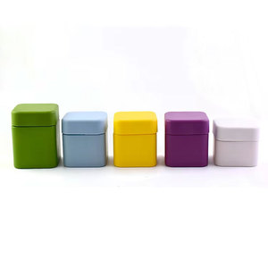 Venta al por Mayor de Frascos de Vidrio Coloridos de 3.5g, 5g y 7g, Frascos de Vidrio Verde Oscuro con Tapa a Prueba de Niños para Dulces y Gomitas - Product Image 1