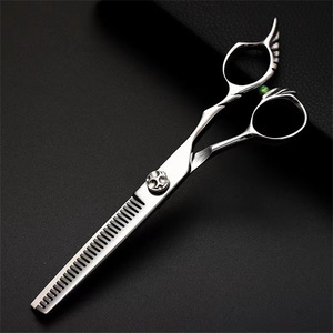Ciseaux de coiffure Dr Feather Handle 62 mm, ciseaux à effiler en acier inoxydable 440C, pour droitiers, pour usage esthétique - Product Image 2