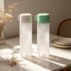 Botella de agua portátil delgada de plástico esmerilado con tapa a prueba de fugas, escala de medición, reutilizable, para viajes y oficina. - Product Image 1