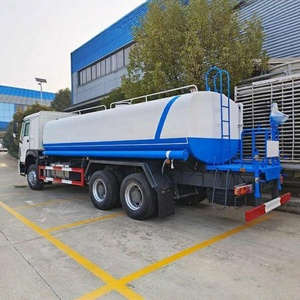 Camión Cisterna de Agua HOWO 6X4 con Aspersor, 317HP, 20cbm, Euro 2, Diésel, 20-25 Toneladas - Product Image 5