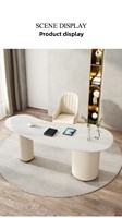 Table de consultation médicale et esthétique, bureau de réception et de négociation pour salon, design moderne et épuré, style cyber-célébrité, luxe léger, en métal courbé