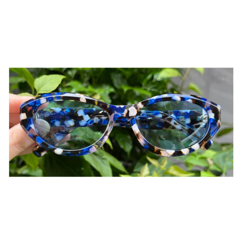 สีน้ำเงิน C6