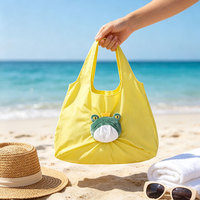 Pochette grenouille en peluche personnalisée, fourre-tout en nylon pliable pour animaux, sac à provisions réutilisable pliable de taille moyenne standard