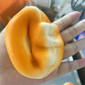 ฟองน้ำนุ่ม DIY รูปนิ้วหัวแม่มือ วัสดุ PU กลิ่นดั้งเดิม ของตกแต่งโดนัท ของเล่นแขวนผนัง ของขวัญน่ารัก บีบเล่นได้ - Product Image 6