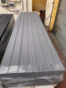 Tarima Exterior de Madera Plástica Compuesta (WPC) Europea Resistente a las Polillas, Baldosas para Patio con Aislamiento Térmico y Relieve 3D - Product Image 5