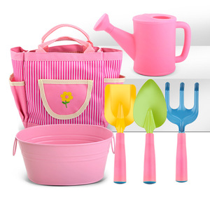 Ensemble d'outils de jardinage miniatures pour enfants, pelle en plastique rose, râteau, arrosoir, seau avec sac de transport, pour la plantation de fleurs en plein air - Product Image 1
