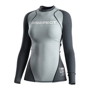 Conjunto Deportivo Premium para Mujer MMA, Corte Ajustado con Costuras Planas Personalizadas, Rashguard y Pantalones Cortos Transpirables de Doble Capa - Product Image 2