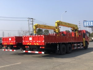 รถเครนติดตั้งบนรถบรรทุก 12000 กก. แชสซี 6x4 พร้อมอุปกรณ์ยกไฮดรอลิกแบบยืดหดได้ - Product Image 4