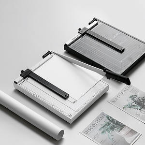 Taglierina Manuale A4 per Carta con Capacità di Taglio di 12 Fogli A4 e Design Ergonomico della Maniglia - Product Image 2